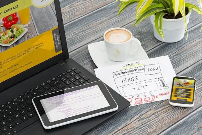 Dellacomm webdesigner freelance Royan et alentours creation sites supports communication